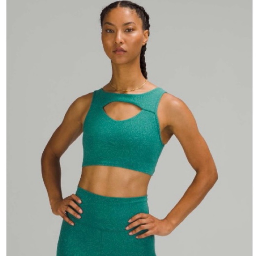 Lululemon Everlux Cut Out Train Bra Size 8 B/C Cup